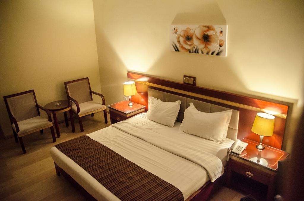 Hotel Rosebud Abuja Buitenkant foto