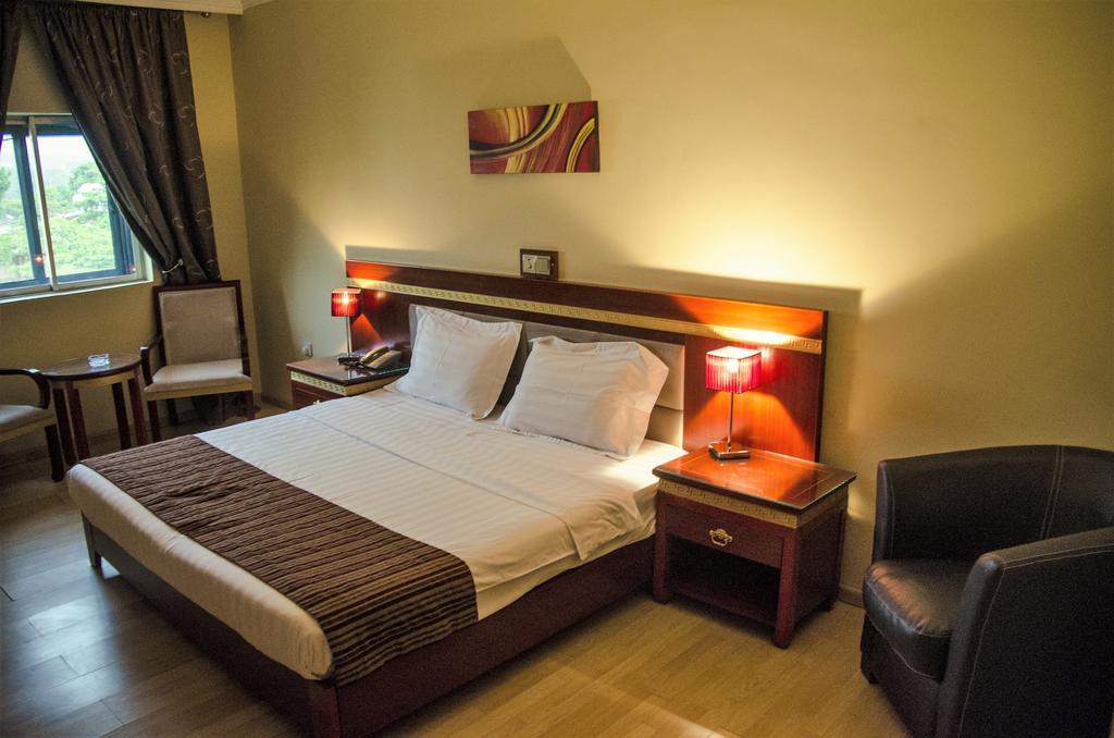 Hotel Rosebud Abuja Buitenkant foto