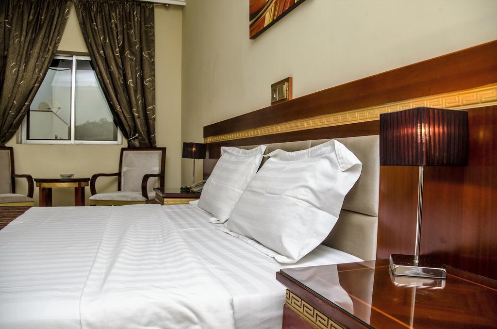 Hotel Rosebud Abuja Buitenkant foto