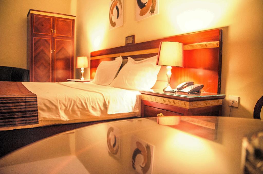 Hotel Rosebud Abuja Buitenkant foto