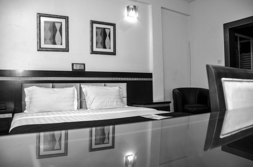 Hotel Rosebud Abuja Buitenkant foto