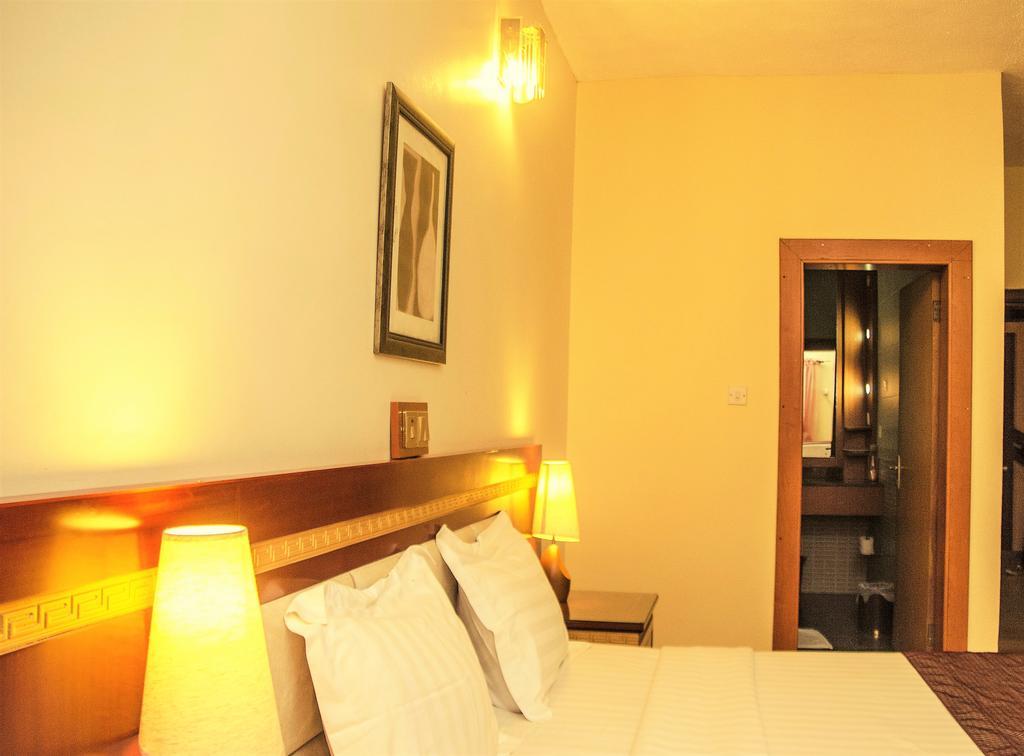 Hotel Rosebud Abuja Buitenkant foto