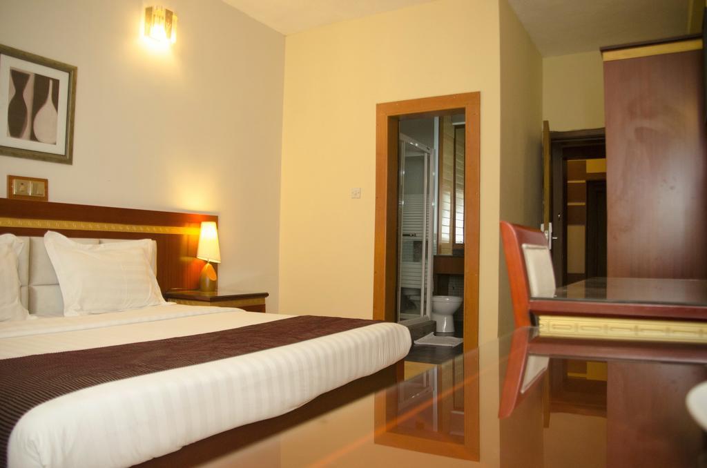 Hotel Rosebud Abuja Buitenkant foto