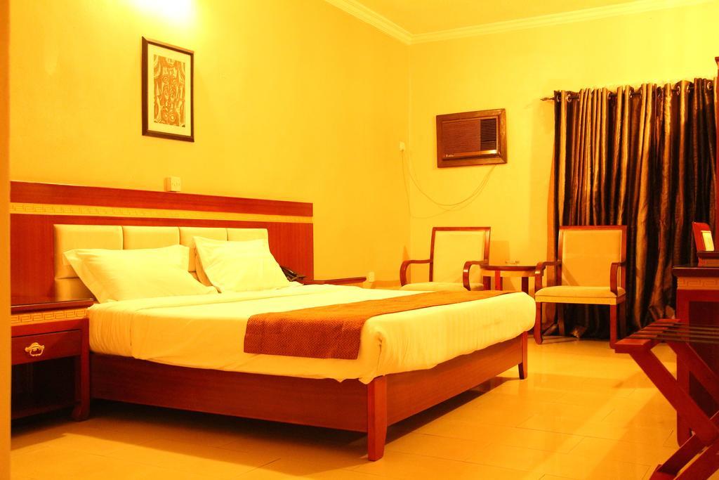 Hotel Rosebud Abuja Buitenkant foto