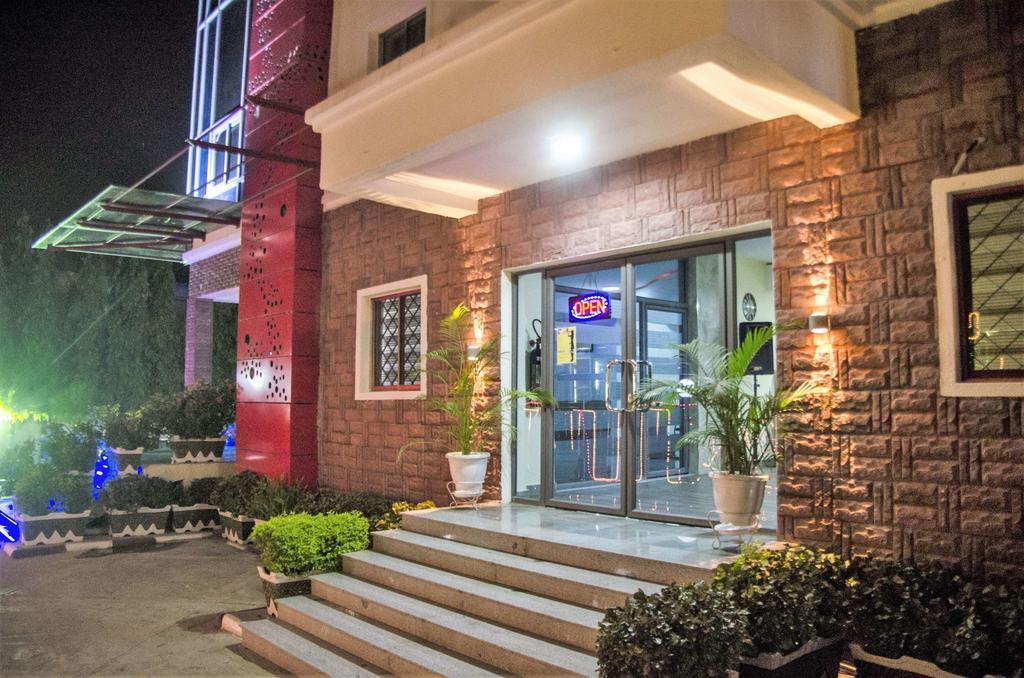 Hotel Rosebud Abuja Buitenkant foto